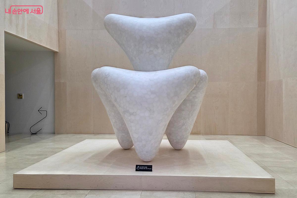 서울시립미술관 서소문본관에서 전시 중인 최재은 작가의 작품 <약속> &copy;이상돈