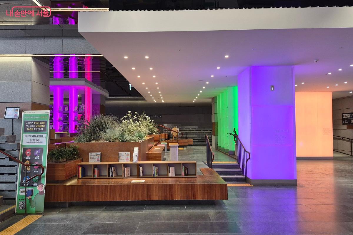 광화문 라운지 맞은 편에 위치한 오픈 공간 ©권수진