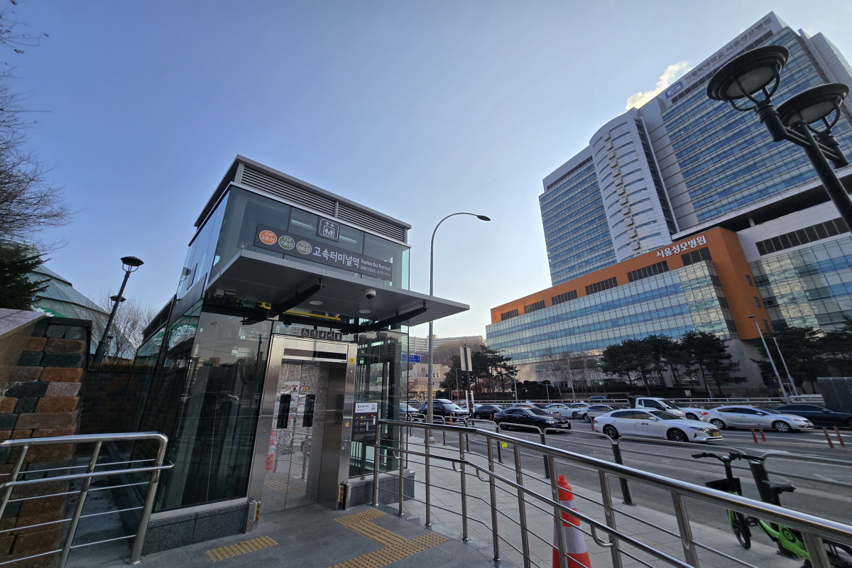 지상부터 승강장까지 막힘없이&hellip;엘리베이터 생긴 고속터미널&middot;까치산역
