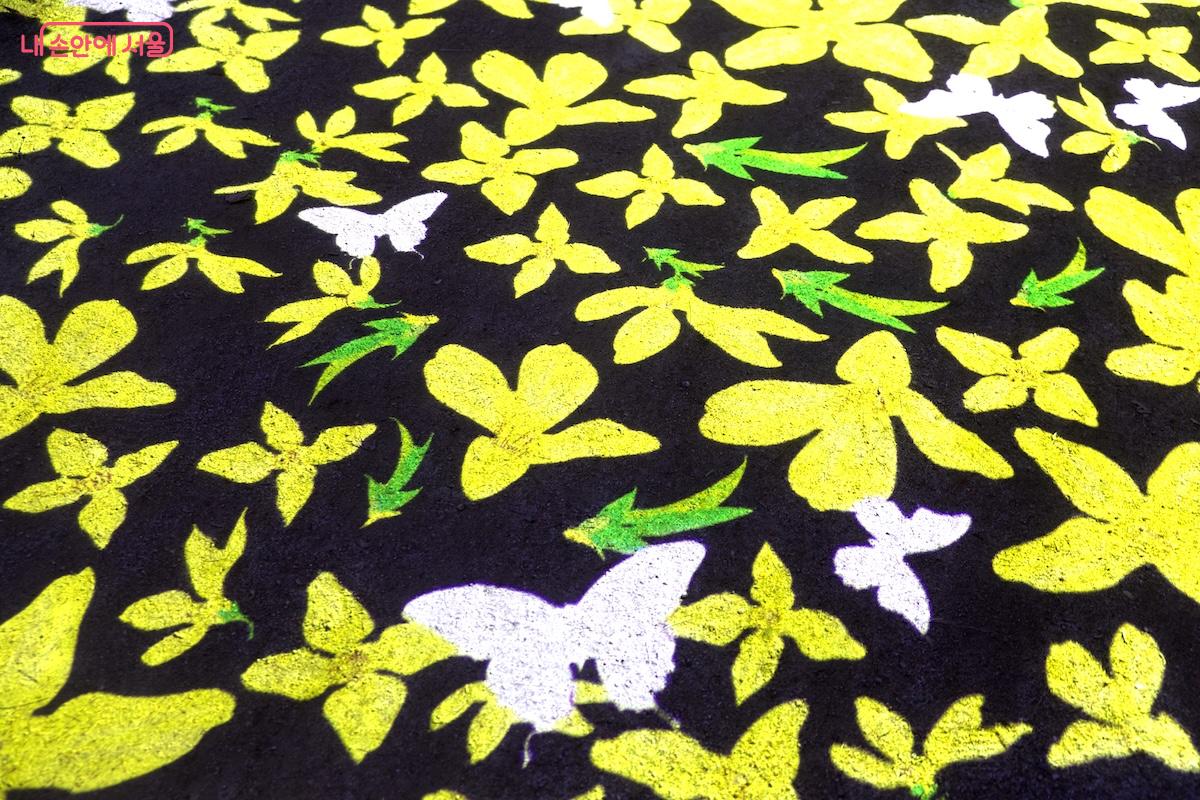 '빛의 산책길'은 고척교 북단 하부 제방길 산책로에 조성되었다. &copy;임중빈