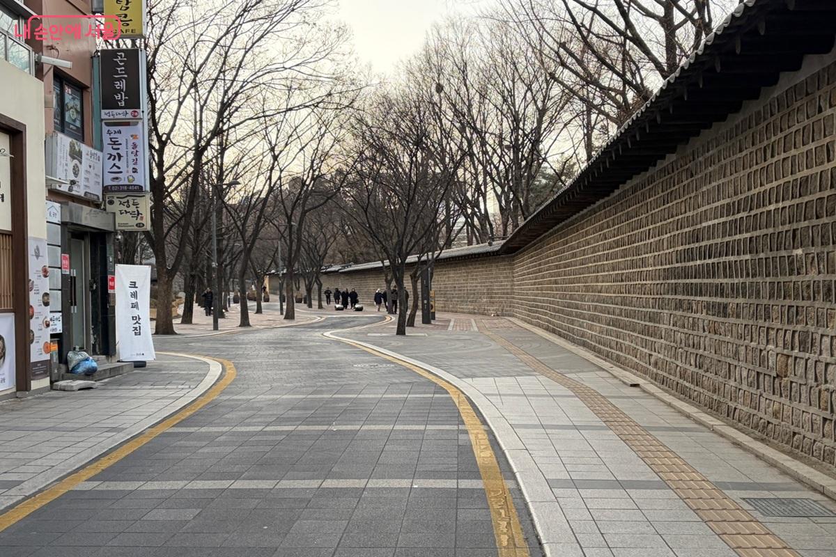 근대 건축물이 이어지는 정동길 산책로  ⓒ최재준