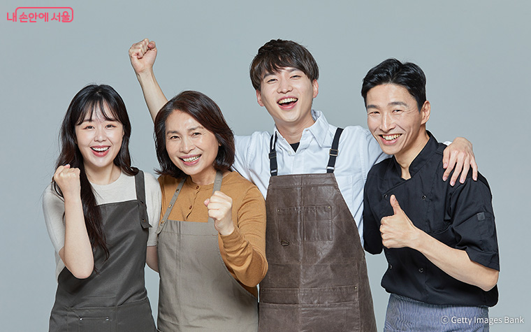 서울시가 &lsquo;민생경제 활력 더보탬&rsquo; 대책을 통해 소상공인과 골목상권 등의 회복을 지원한다.