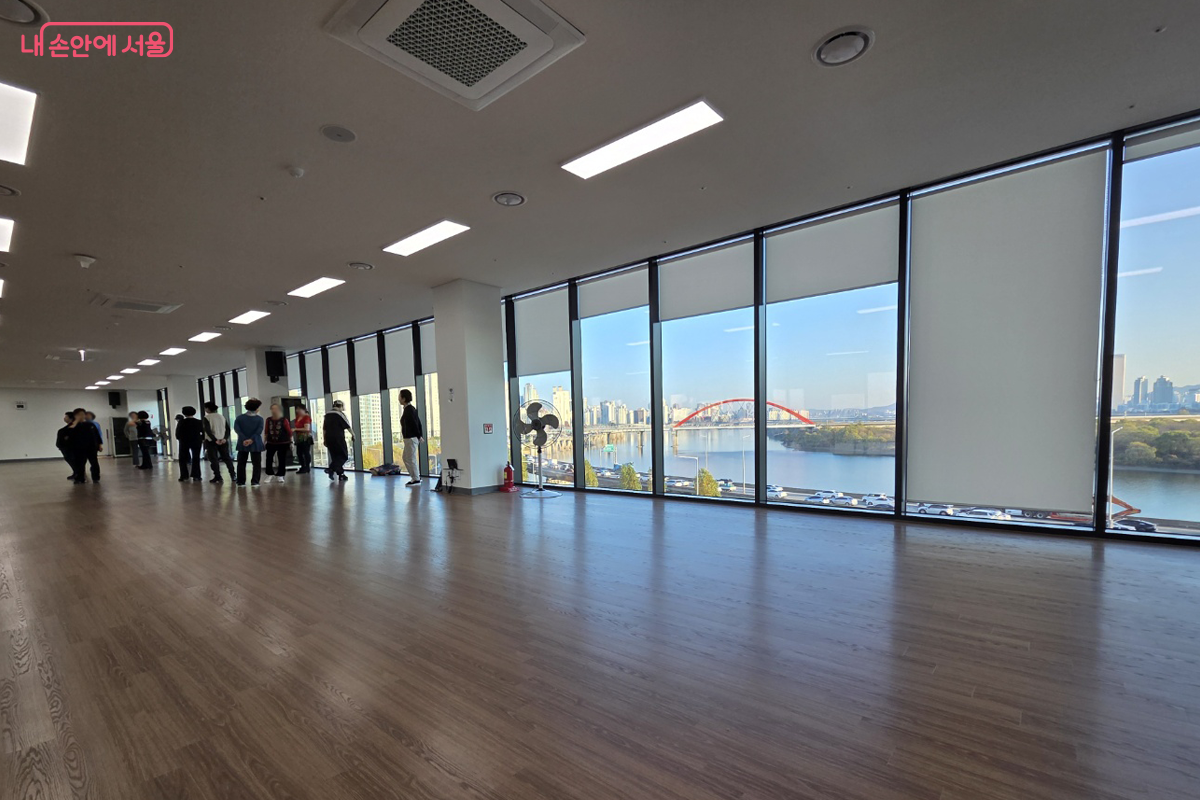 한강보이는 공간에서 운동도 하고 서울9988체력측정으로 맞춤형 건강이 쑥 &copy;장미화