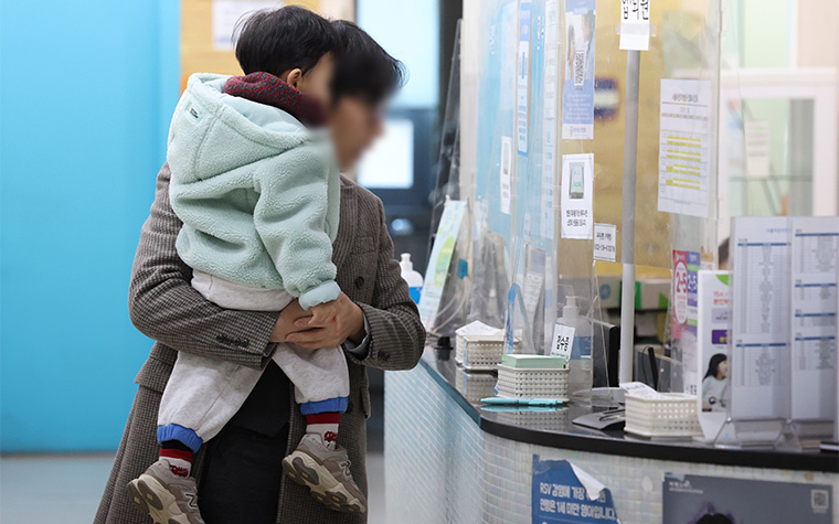 연휴에 아프면 어디로? 문 여는 병의원&middot;약국 알아두세요