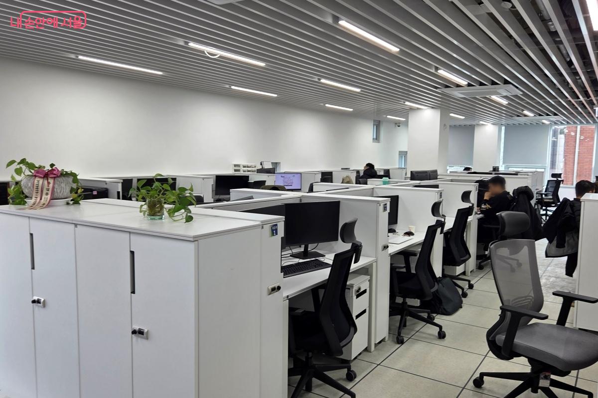 3층에는 &lsquo;1인 창조기업 지원센터&rsquo;가 이전했다. &copy;김미선