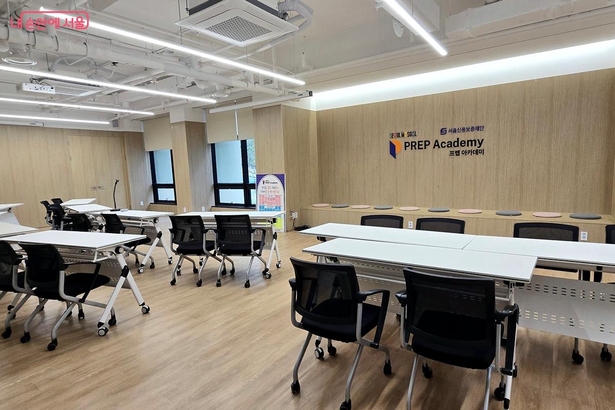 50명을 수용할 수 있는 강의실 ©김윤경