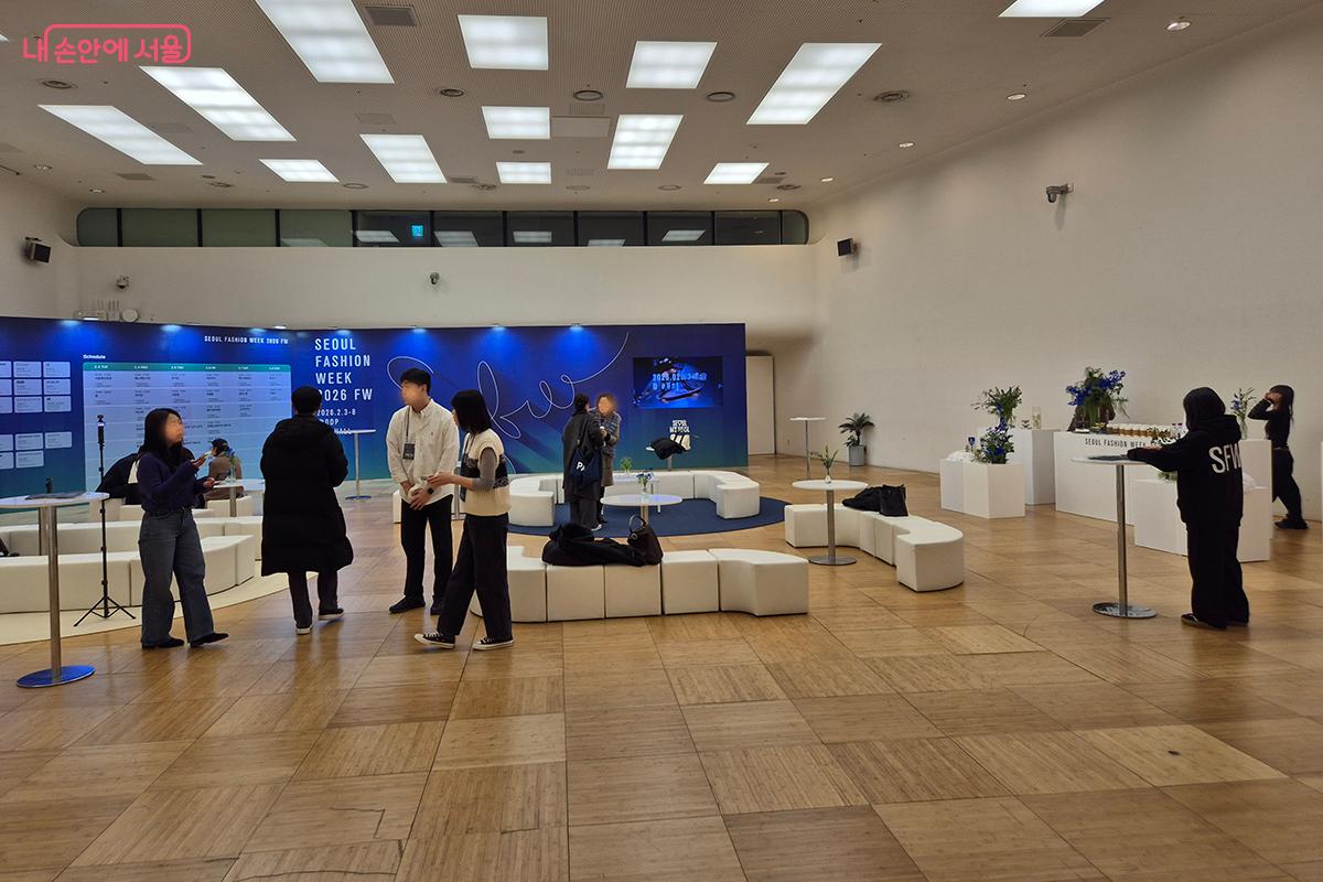 브랜드 매칭 정보도 얻고 휴식도 취할 수 있는 VIP 룸 &copy;백승훈