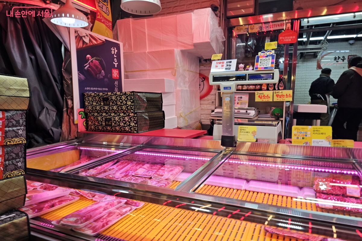 스마트서울맵을 통해 시장의 혜택과 주차를 확인해 보고 간다면 더욱 편리하다. &copy;염지연