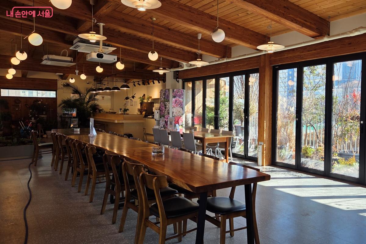  '더 아름다운 결혼식' 누리집을 통해  공공예식장으로 예약할 수 있다. &copy;김미선