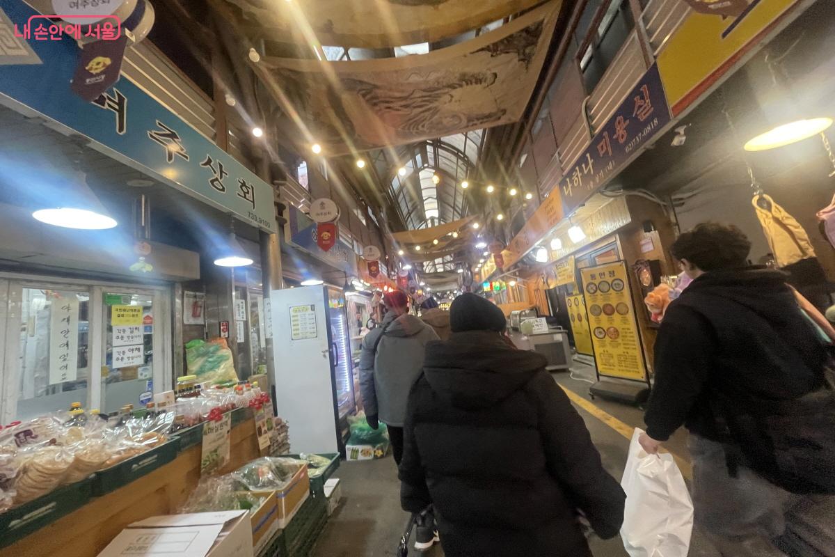 설 장보기가 한 번에 가능한 통인시장 ⓒ이정민