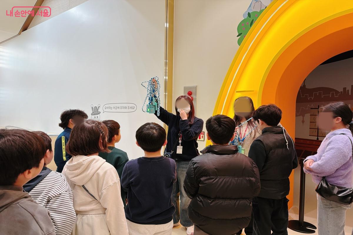 예약한 시간에 맞춰 프로그램 해설사의 설명을 들을 수 있다. ©노윤지