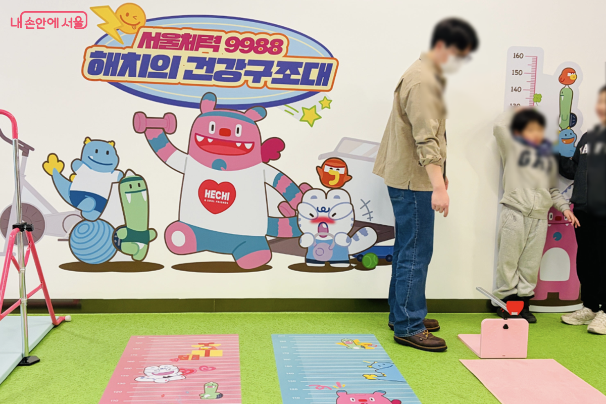 서울갤러리 '키즈라운지'에서 아이들의 건강체크 ! &copy; 김경선