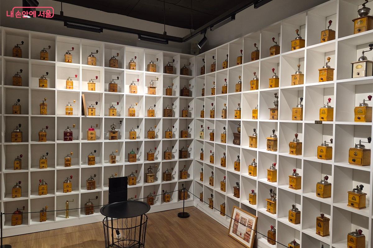 레나츠 커피 그라인더 단독 전시관 &copy;권수진