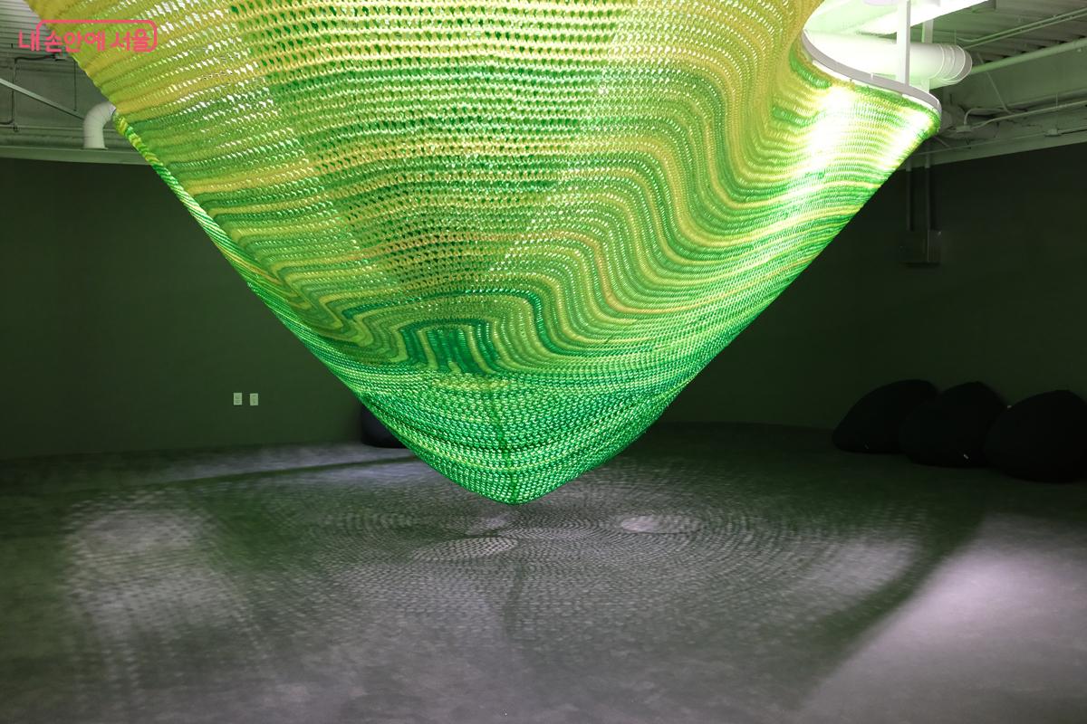 조소희 작가가 디자인에 참여한 설치작품 &lsquo;그물 놀이터'도 눈에 띄었다. &copy;박우영