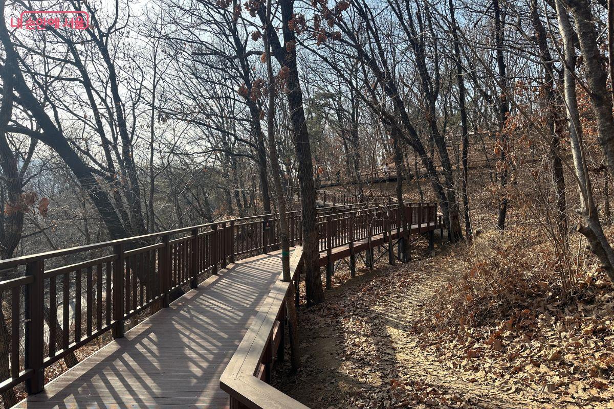 등산이 부담스러운 시민들도 편리하게 이용할 수 있다.&copy;김재형