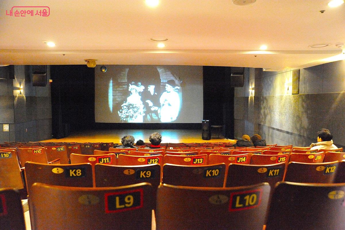 국내외 다양한 영화가 상영되는 ‘고전 명화극장’ ©조수봉