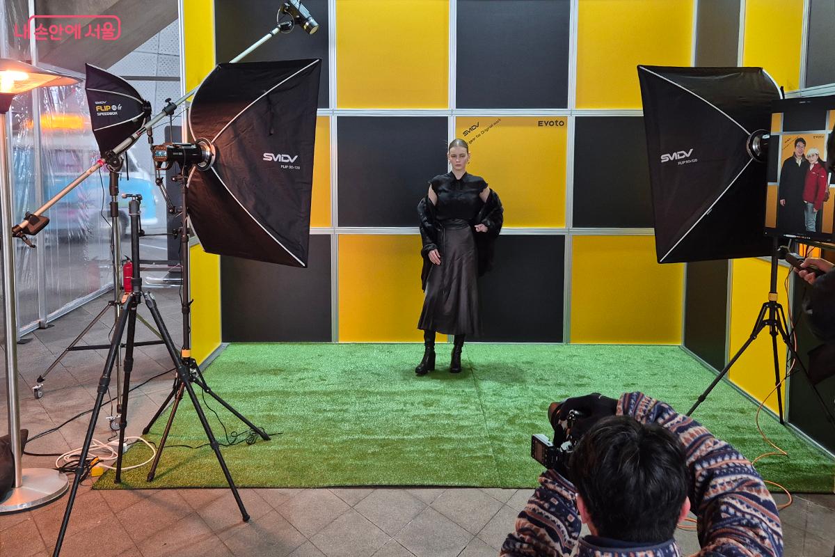 사진 편집 프로그램 기능에 AI 기술을 접목한 AI 전문 포토 에디터 이보토(Evoto) &copy;이혜숙   