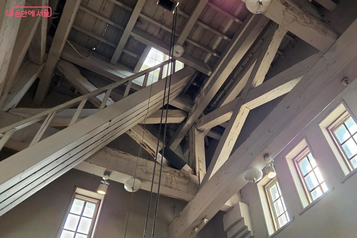 목재가 노후되어 2층과 3층은 개방하지 않는다. ⓒ김미선