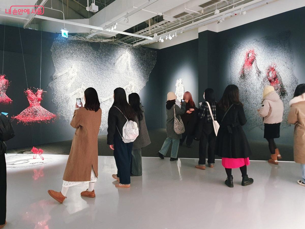 개관 이래 최다 관람객을 모으고 흥행 중인 서울공예박물관 '금기숙 기증특별전' ©엄윤주