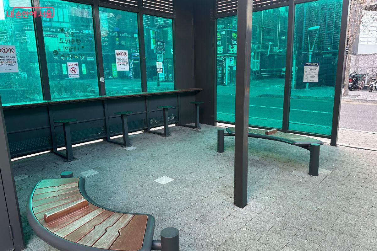서초쉼터에서 편하게 약속시간까지 기다릴 수 있다.&copy;김재형