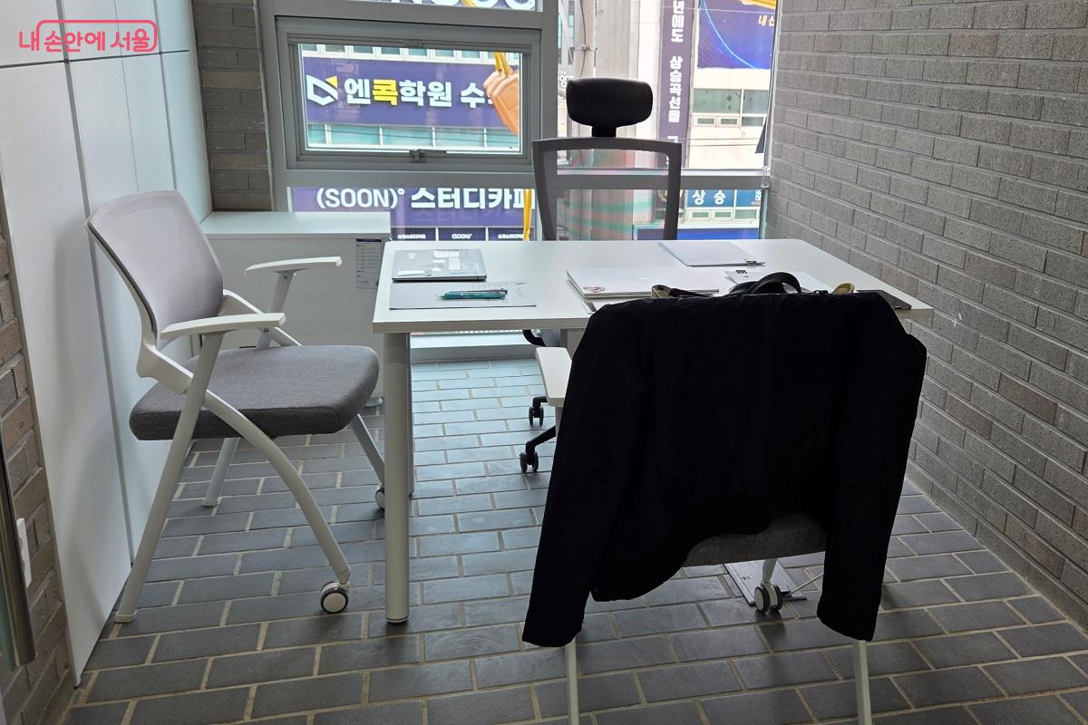 4층 상담실에서는 상담을 준비 중이었다. &copy;김미선