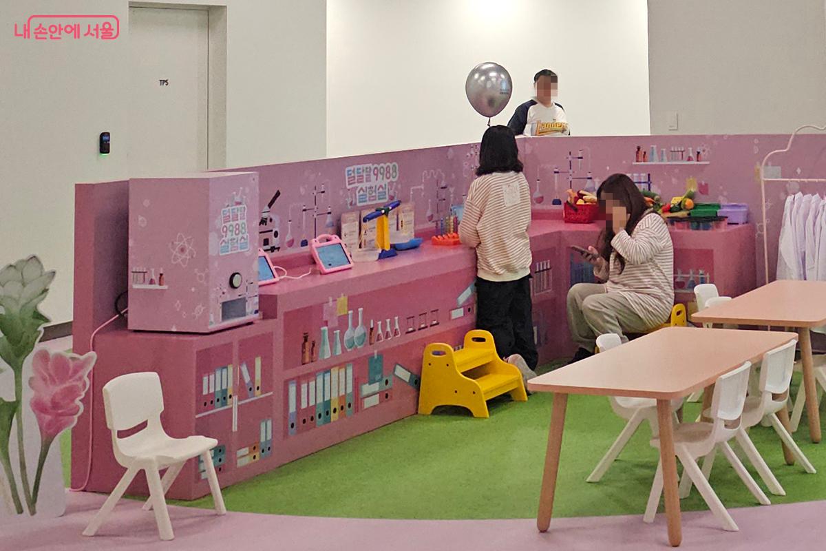 '덜달달 9988' 실험실에서 건강한 식단을 체험해보는 시민들 ©오도연