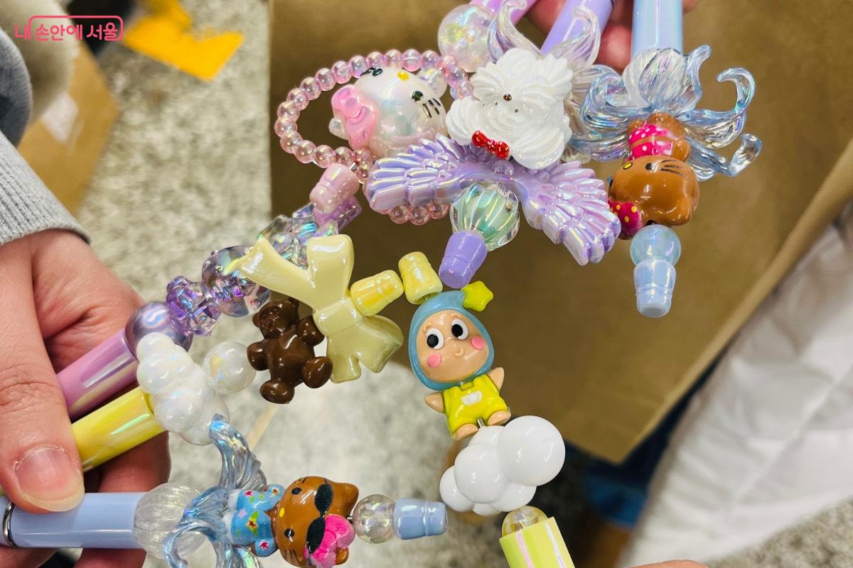 완성품. 하다보면 귀여워서 여러 개를 하게 된다 &copy;김윤화