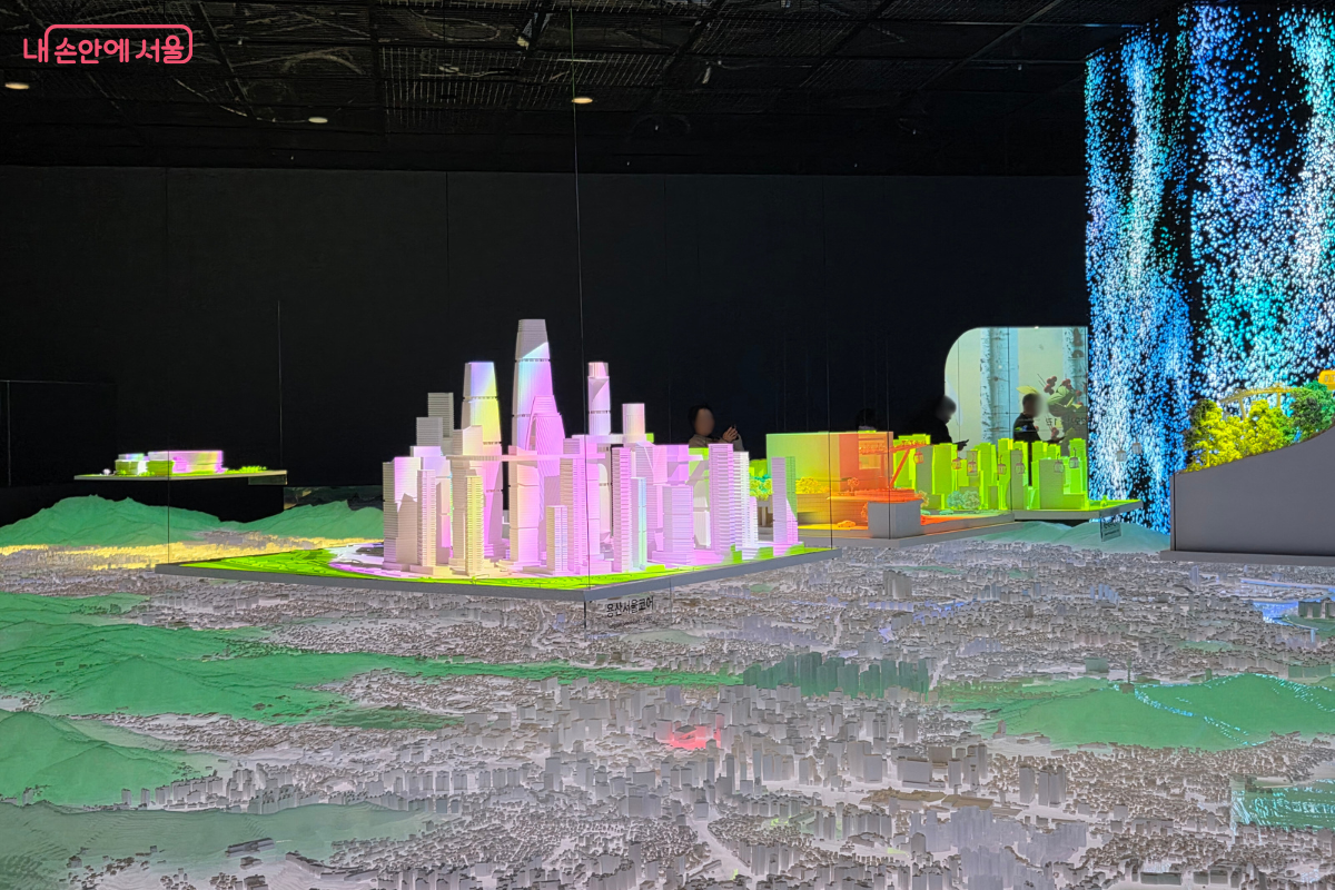 내친구서울 1관에 전시된 서울의 미래를 보여주는 도시 모형 ⓒ김승아