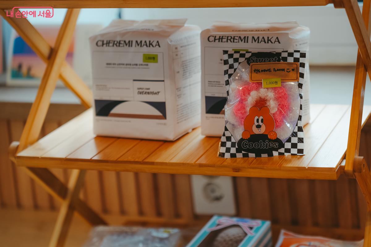 청년들이 필요한 생필품을 알뜰하게 구매하며 따뜻한 나눔에 동참할 수 있다. &copy;김성무