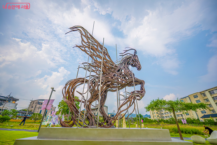 제1회 서울조각상 대상(바람의 천마(天馬) / 강성훈) 