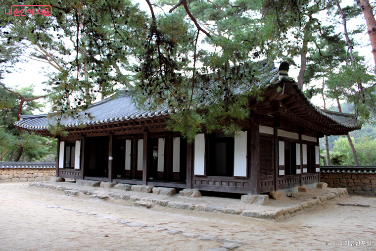 단종은 영월 청령포에서 유배 생활을 했다.