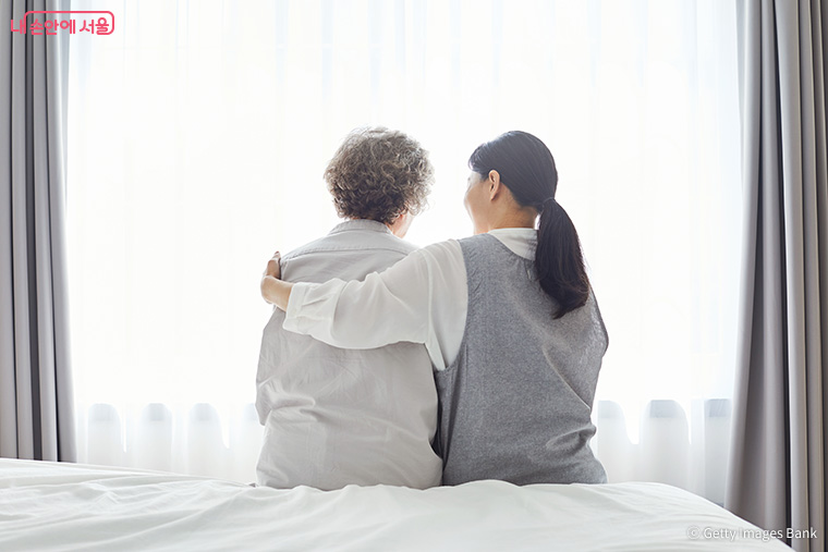 긴급·일시적 돌봄이 필요한 통합돌봄 대상자에게 돌봄SOS를 연계·지원한다.