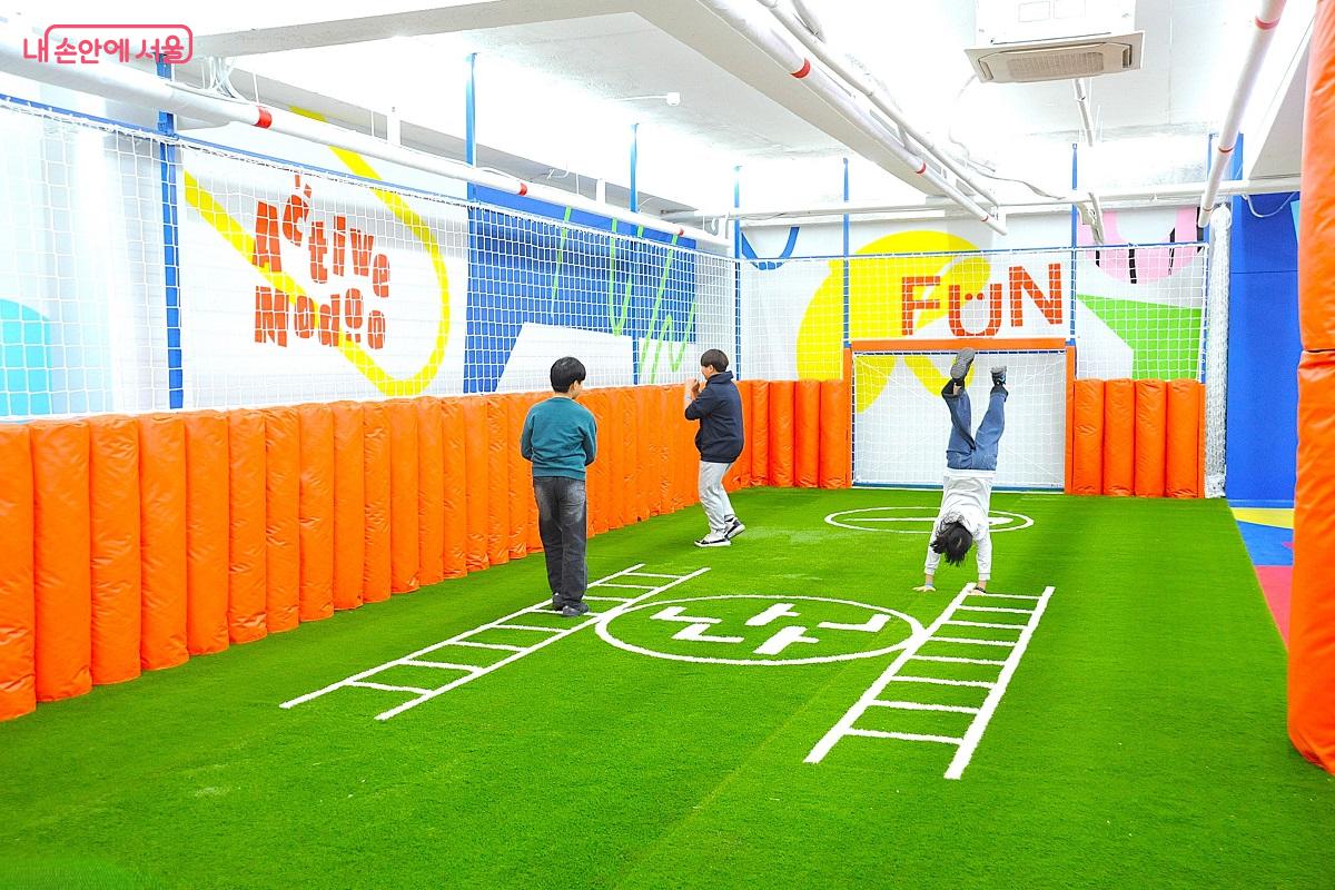 풋살존의 아이들 &copy;조수봉