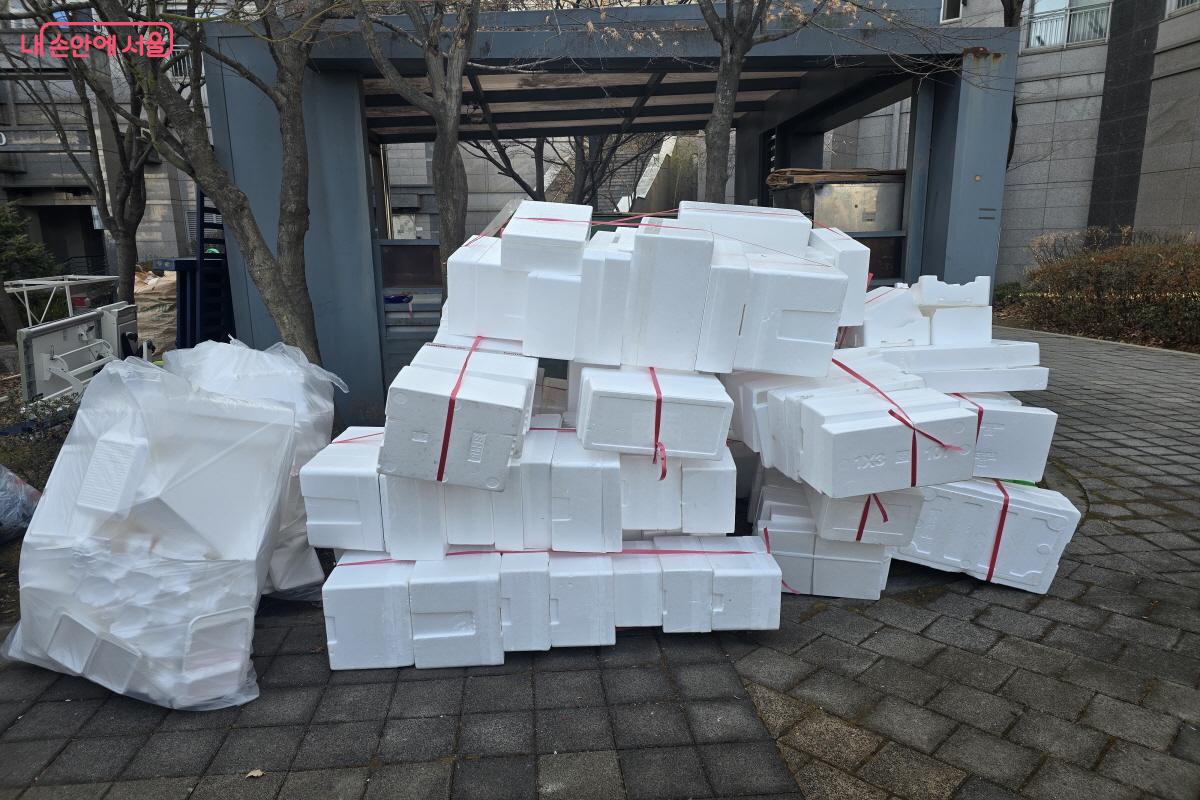 명절 선물에 많이 쓰이는 스티로폼 &copy;조송연