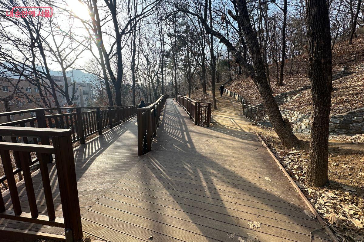 자연의 소리를 들으며 도심 속에서 휴식을 취할 수 있다.&copy;김재형