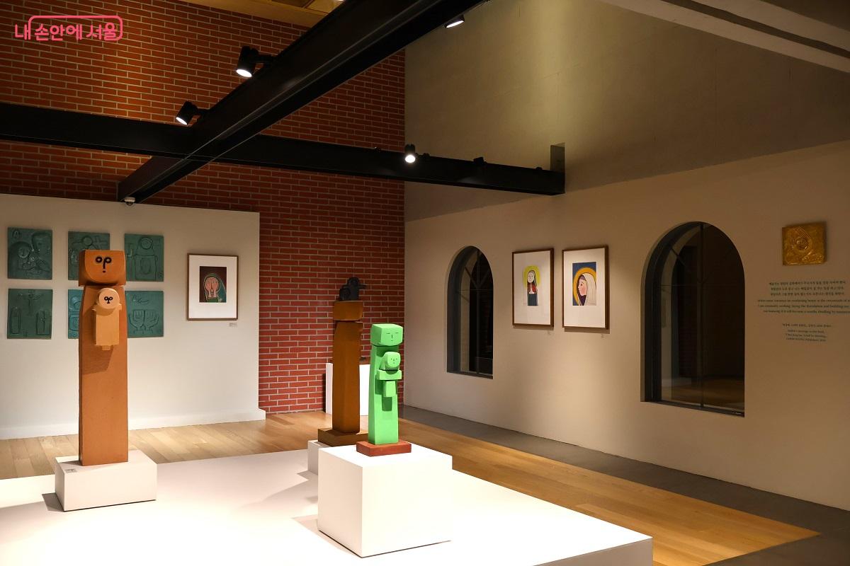 인간의 본질과 구원을 담은 조각&middot;소묘 등 최종태의 대표작을 통해 작가의 평생을 조망한다. &copy;김대진