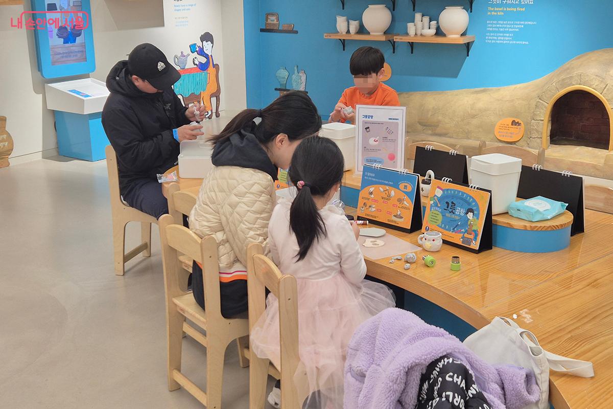 참가자들은 질문이 곧 상상이 되고, 그 상상이 손끝에서 형태를 얻는 모습을 보며 몸으로 느끼는 예술의 가치를 깨닫게 된다.