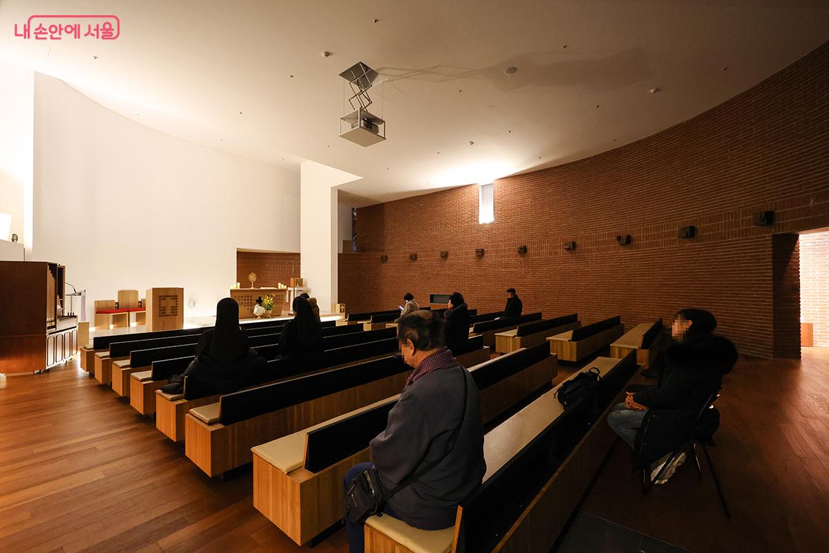지하 2층에 자리한 '성 정하상 기념성당' &copy;김주연