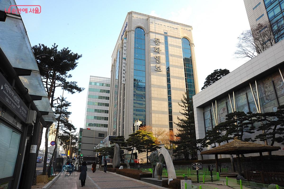 문화일보 사옥 문화일보홀에서 진행되는 ‘누구나 청춘무대’ ©조수봉