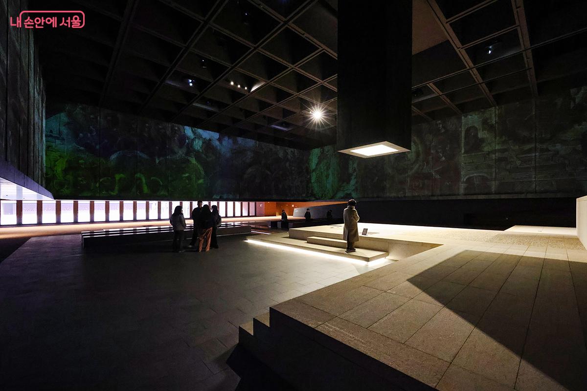 고구려 무용총의 내부 구조에 모티브를 둔 콘솔레이션 홀 &copy;김주연