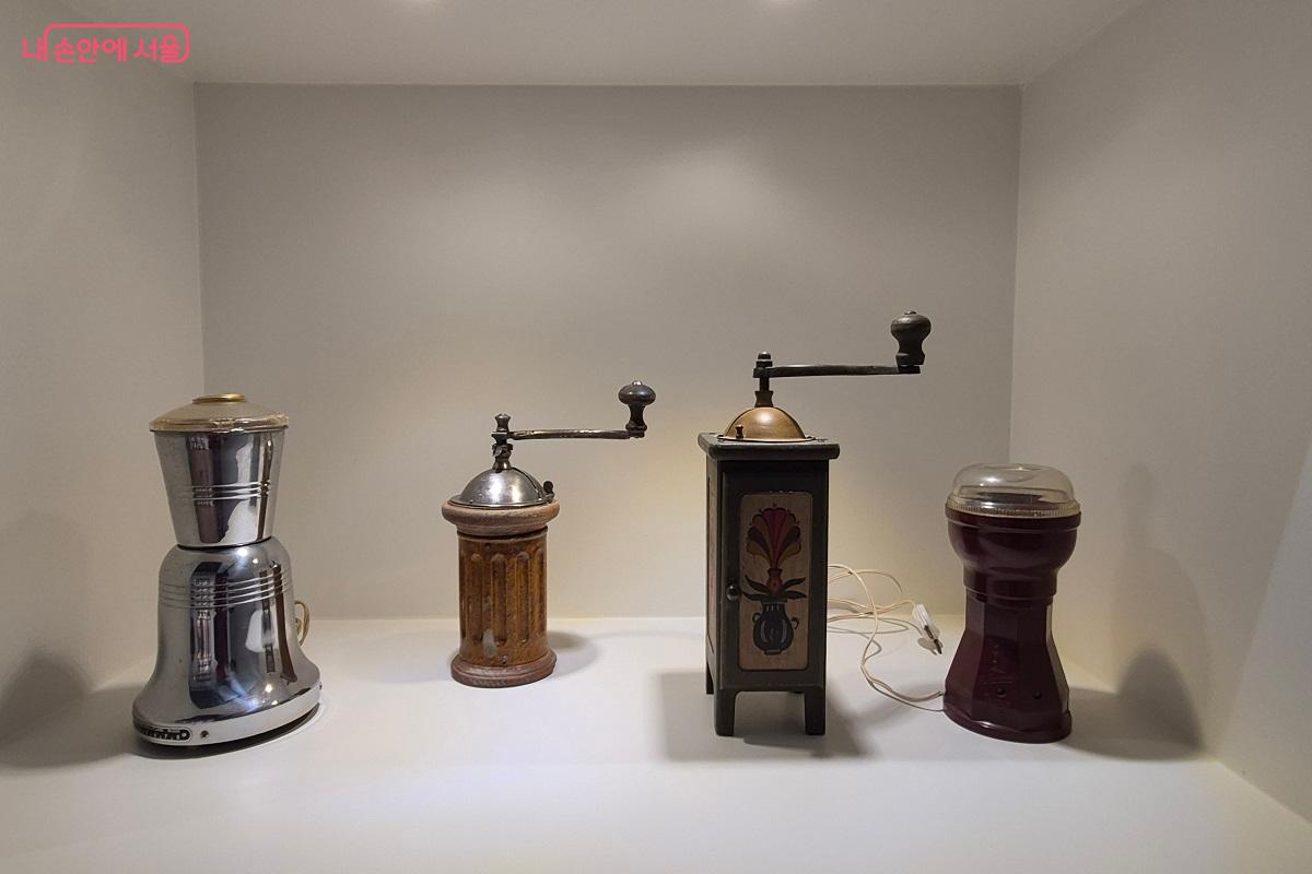 최초의 전동식 커피 그라인더 &copy;권수진