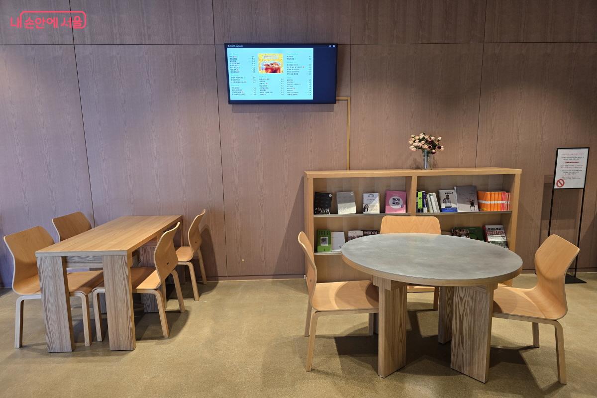 조용한 분위기의 1층 &copy;심재혁
