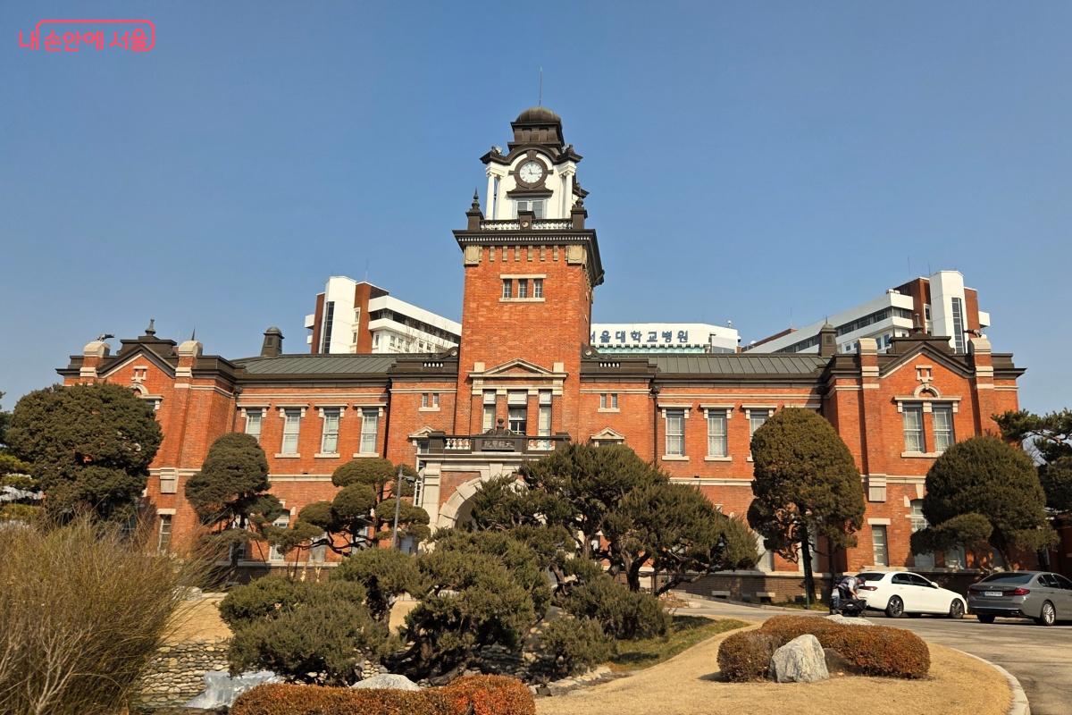 국내 가장 오래된 근대병원 건물인 대한의원 본관은 사적 제248호다. ⓒ김미선