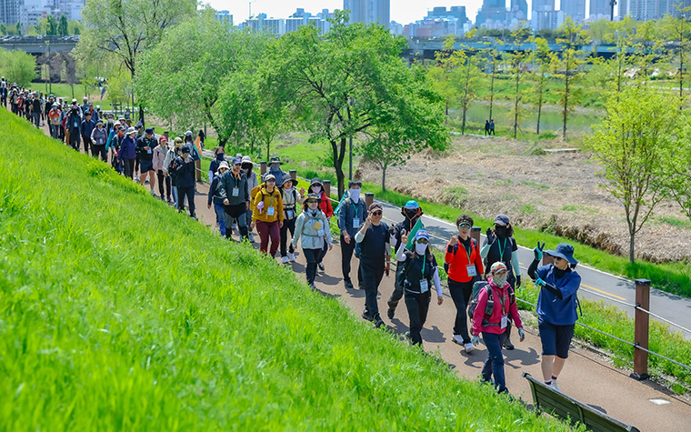 올봄, 서울둘레길 완주할 '100인 원정대'를 찾습니다!