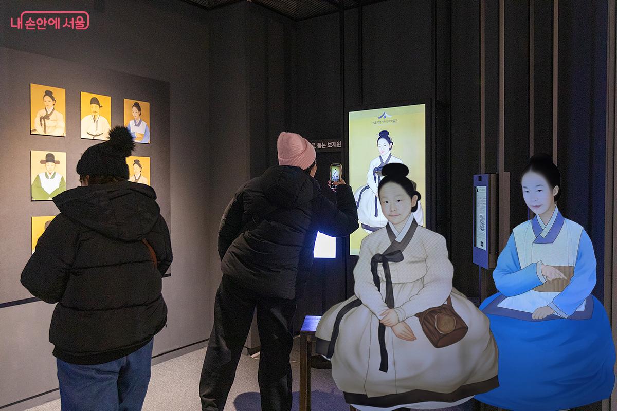 디지털 기술을 접목한 체험형 전시가 진행 중이다. &copy;문청야