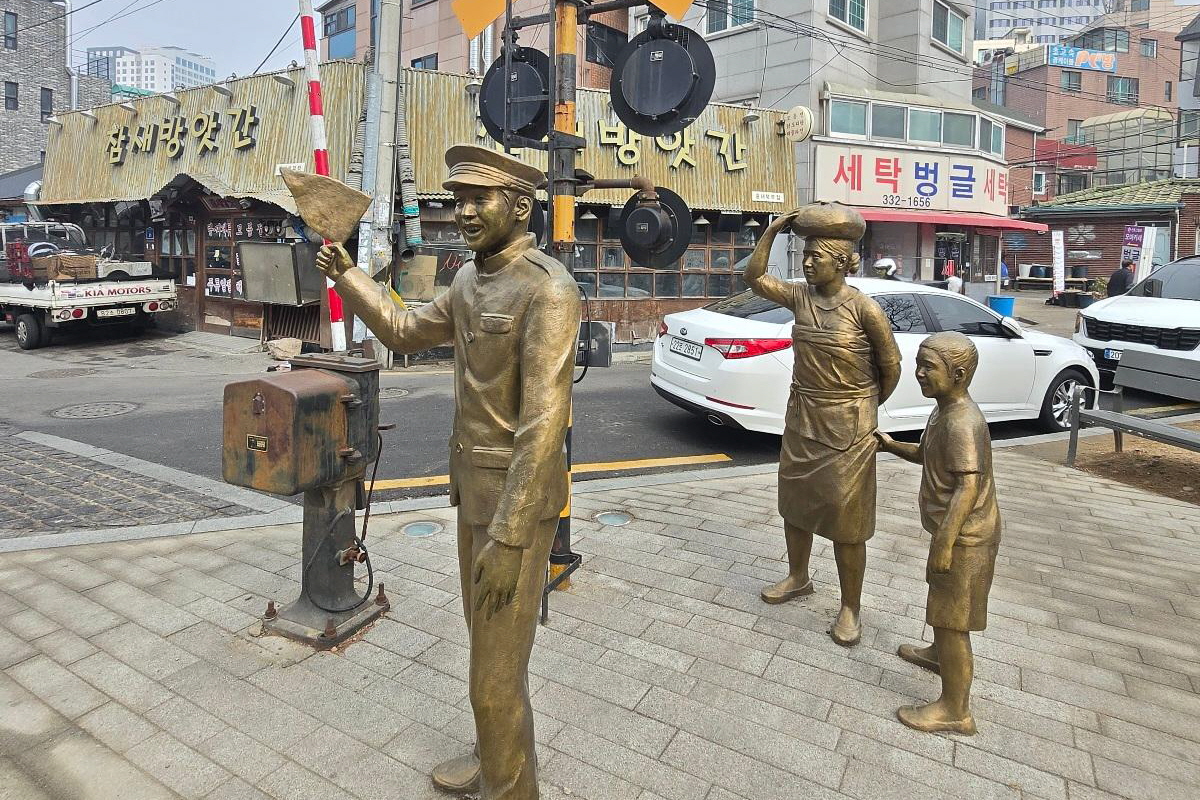 폐철로에서 시민의 숲길로&hellip;겨울의 끝자락, '경의선 숲길' 산책