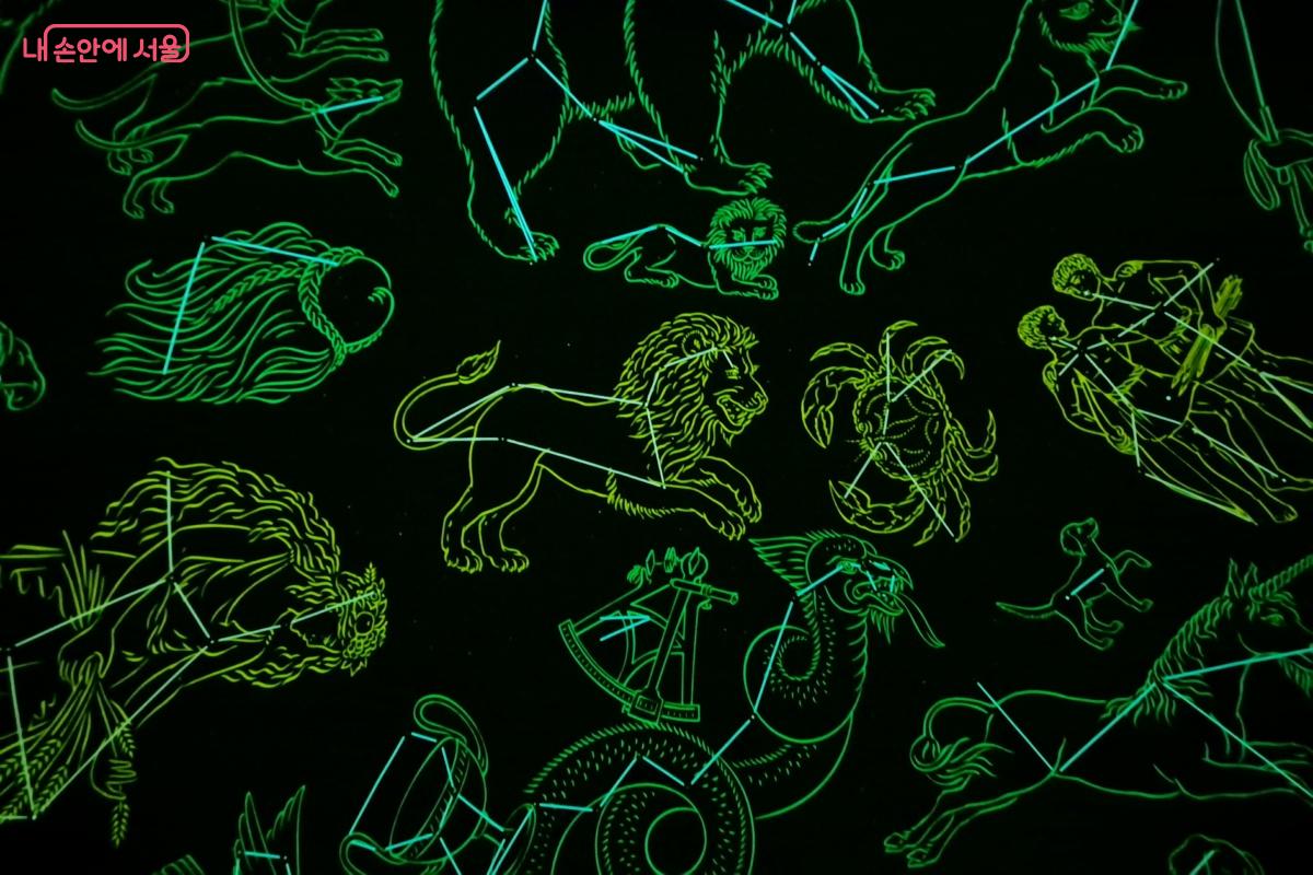 플라네타리움에서 본 오늘밤 하늘 별자리입니다.