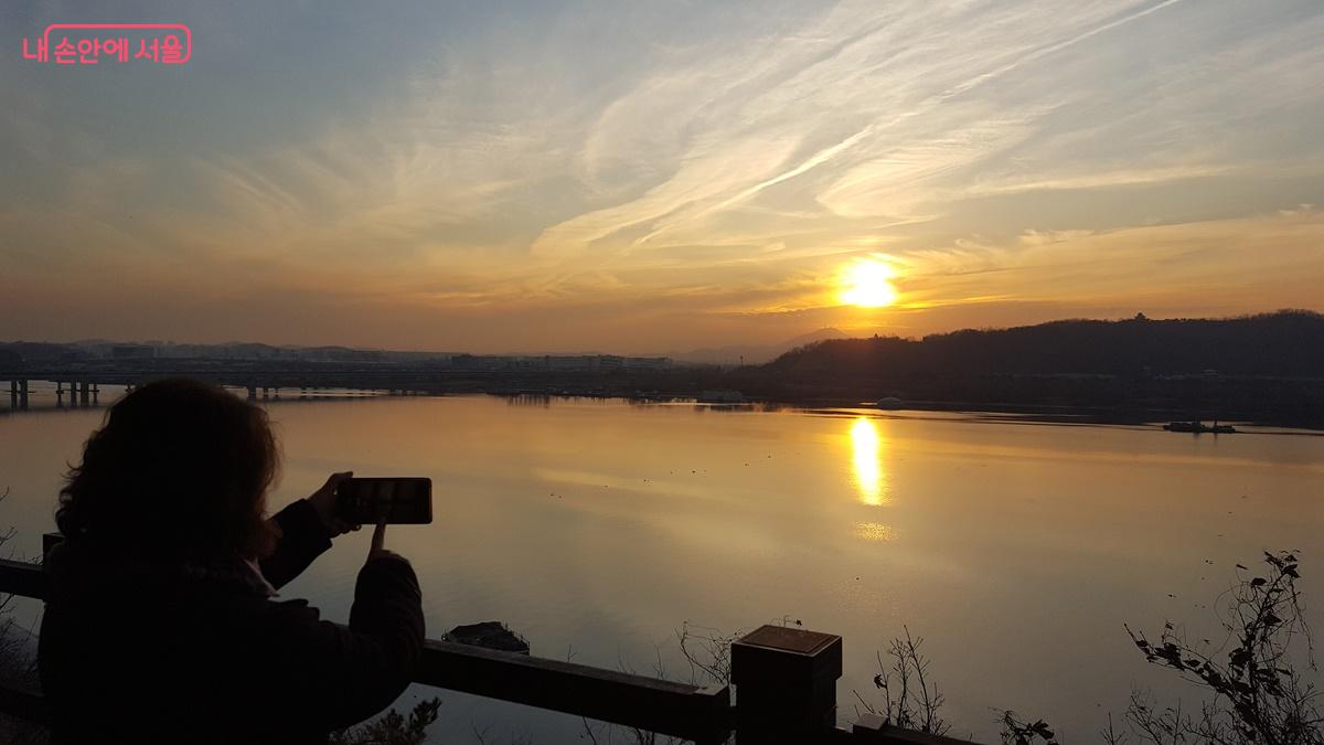 행주산성 수변누리길에서 바라본 해넘이 풍경이 장관이다. ⓒ최용수