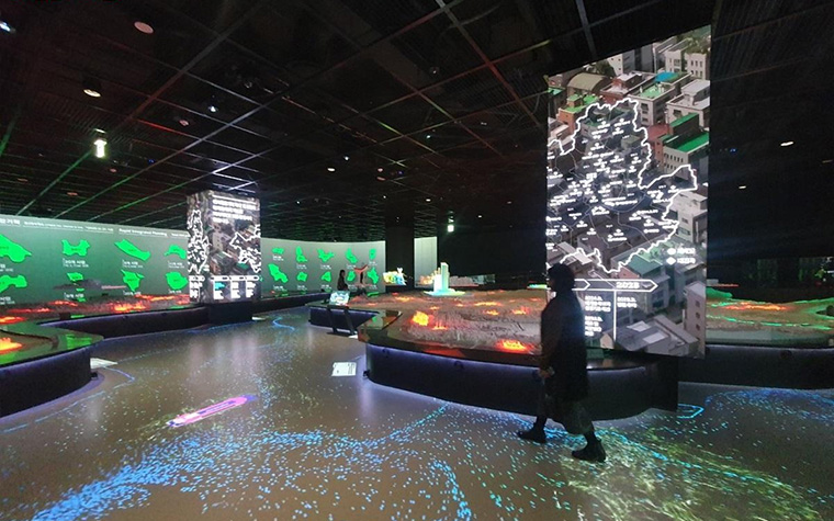 서울시청 지하가 이렇게 달라졌다고? '내 친구 서울 서울갤러리' 개관 첫날 