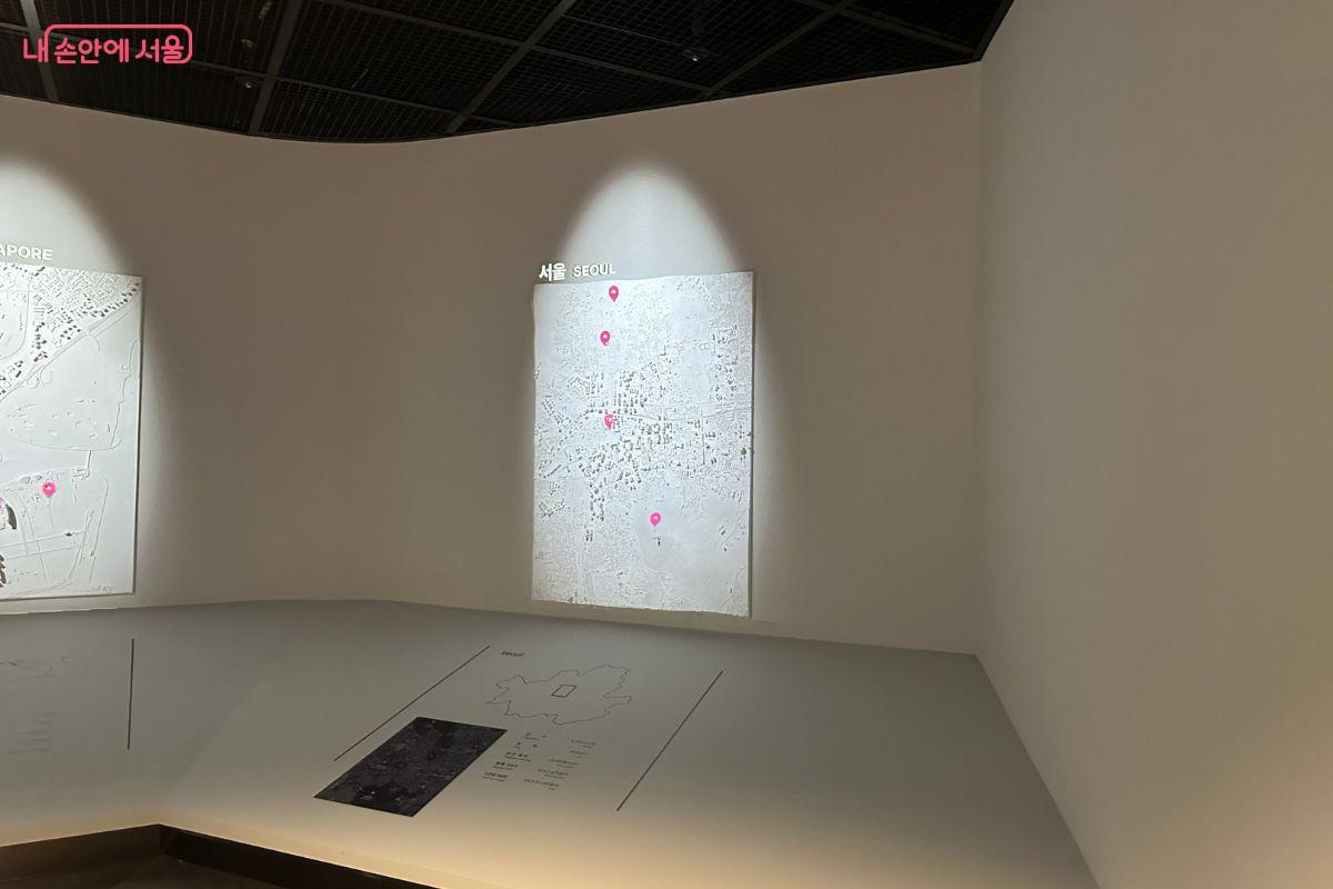 서울 모형 앞에서 인증샷을 찍자. &copy;김재형